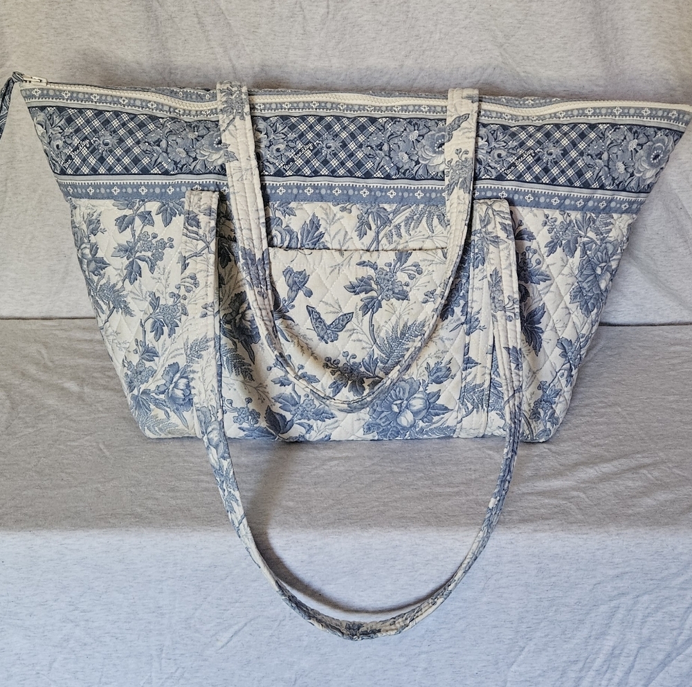 Vera Bradley Large Paddy Tote In Blue Toile